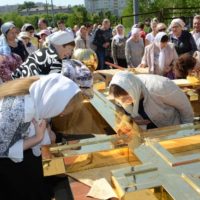 Освящение креста на храме святых Жен-Мироносиц в м-не Марьино г. Москвы